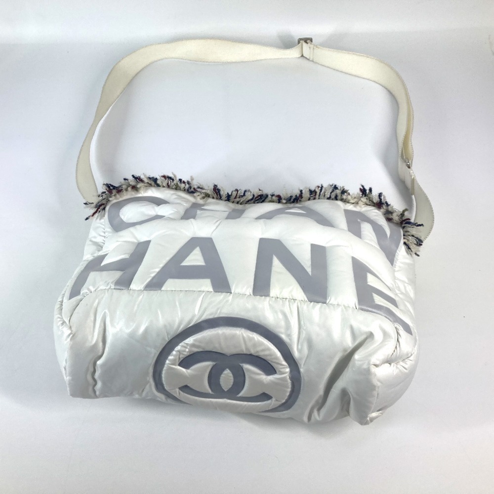 CHANEL Bag - Picture 8 of 16